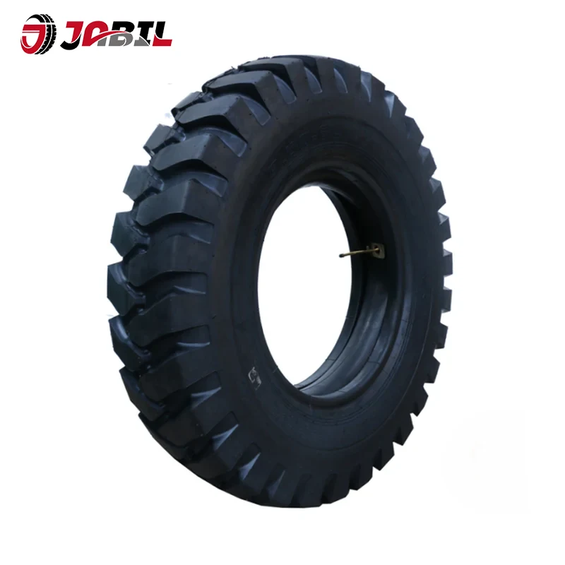 Pneus de escavadeira e trincas Pneus de escavadeira e trincas